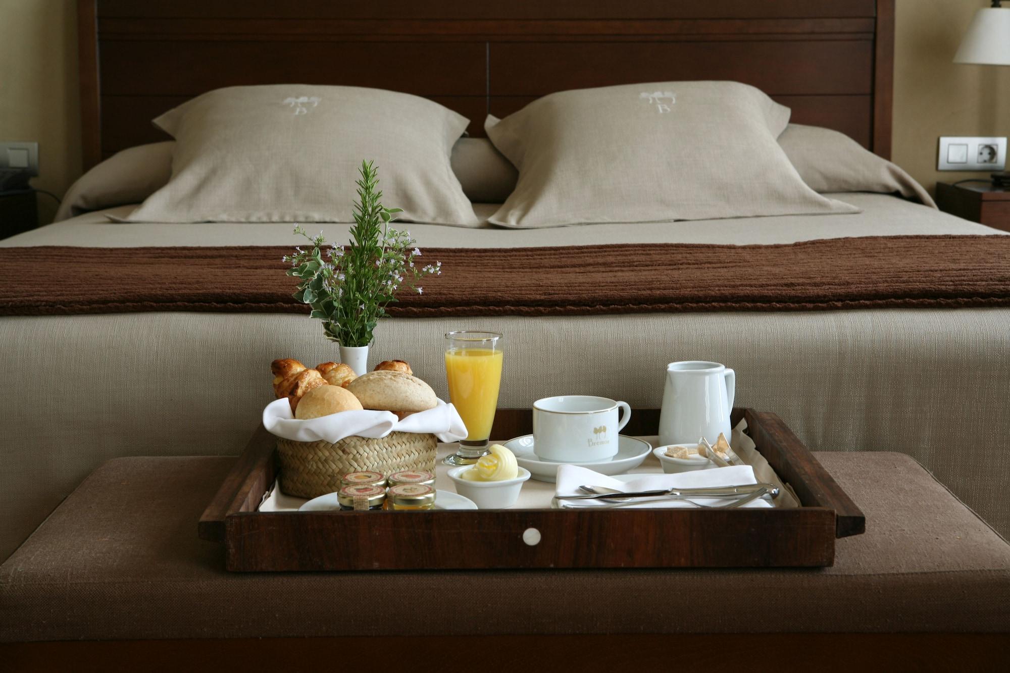 Bremon Boutique Hotel By Duquessa Hotel Collection Cardona Bagian luar foto