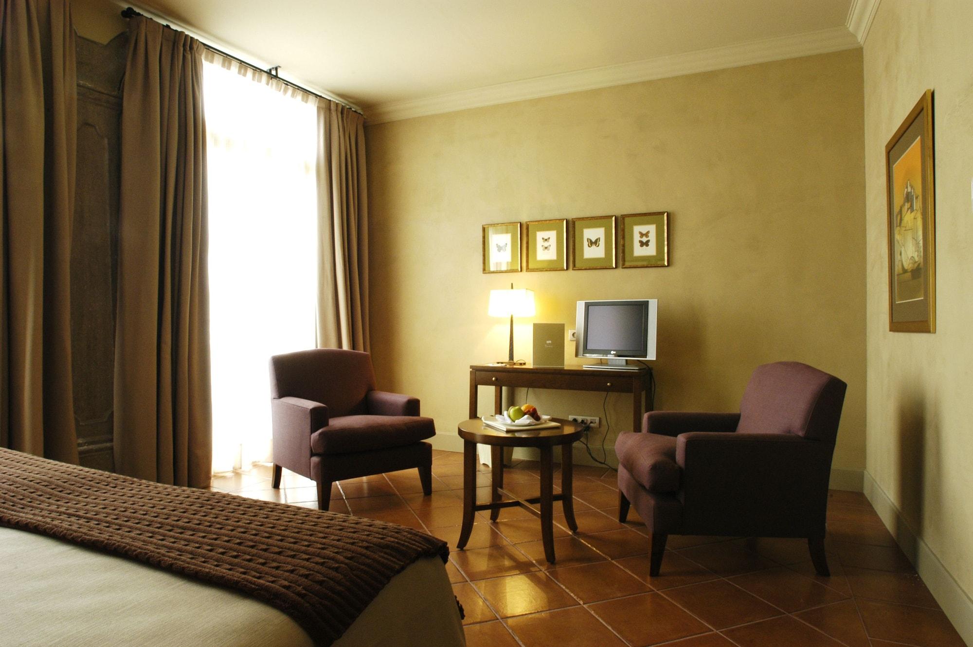 Bremon Boutique Hotel By Duquessa Hotel Collection Cardona Bagian luar foto