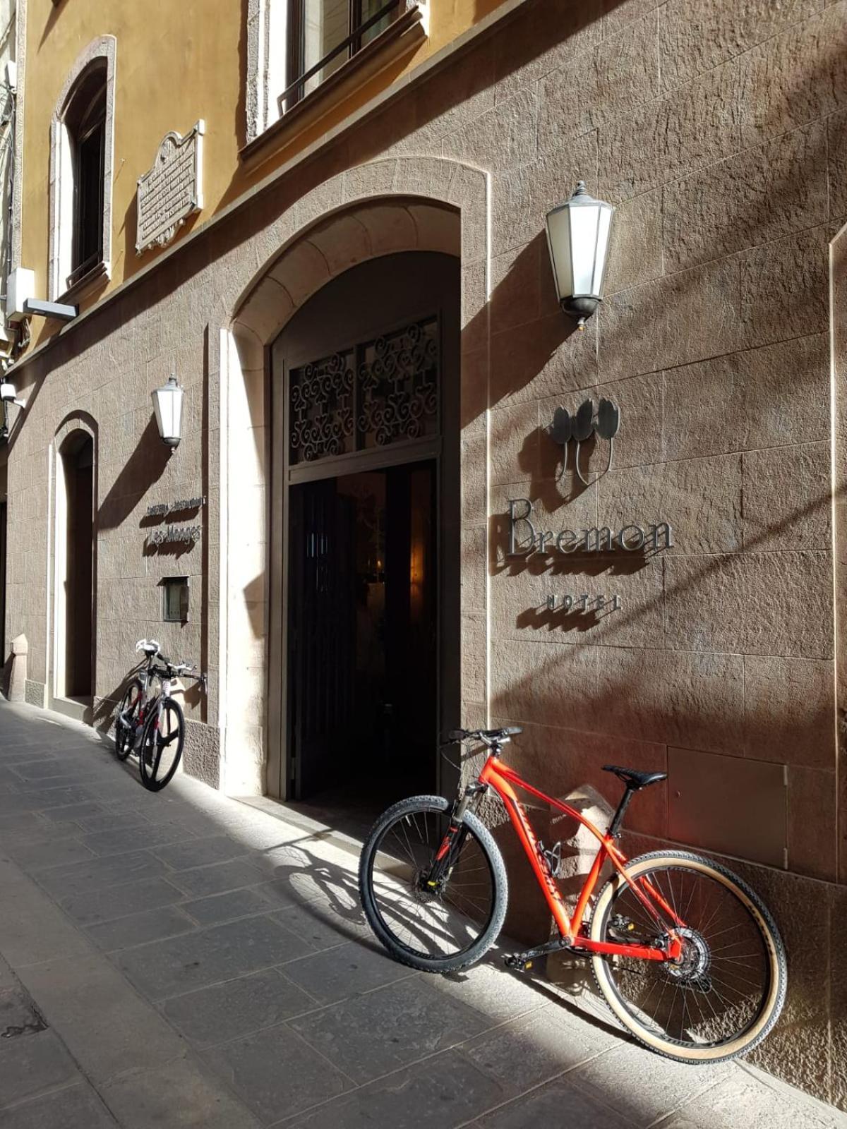 Bremon Boutique Hotel By Duquessa Hotel Collection Cardona Bagian luar foto